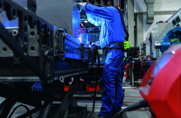 Abhilfe schafft ein höhenverstellbarer Schweißtisch