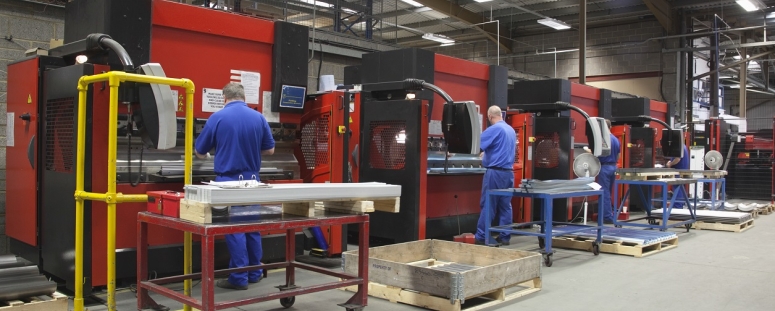 Werkstatt mit Abkantpressen