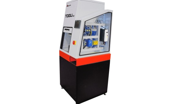 Amada-Schleifmaschine für Biege- und Stanzwerkzeuge